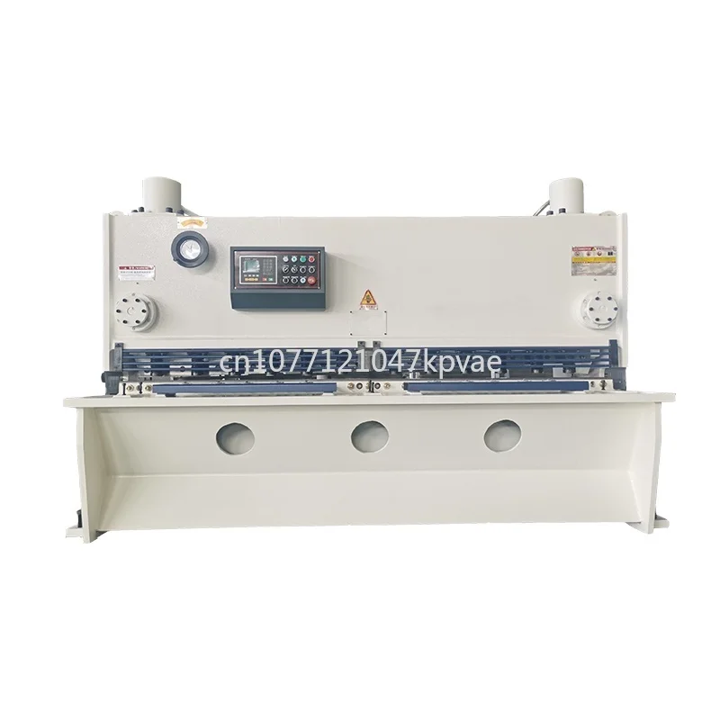 Гидравлические гильотинные ножницы QC11Y с ЧПУ