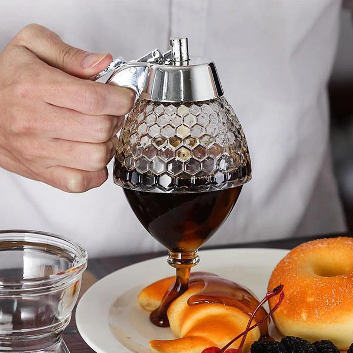 Juice Syrup Cup Squeeze Bottle Storage Pot With Stand Holder Bee Drip Dispenser Kettle Honey Jar Container Kitchen Accessories