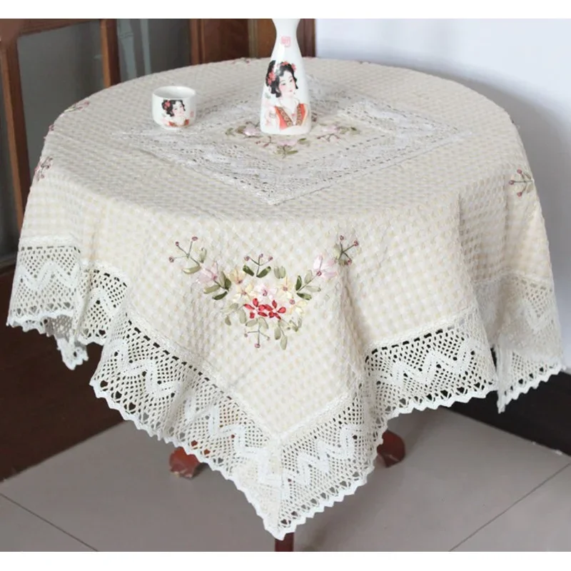 

Round Table Tablecloth Embroidered By Hand with Chinese Ribbon, Lace-style Room, Home Decoration