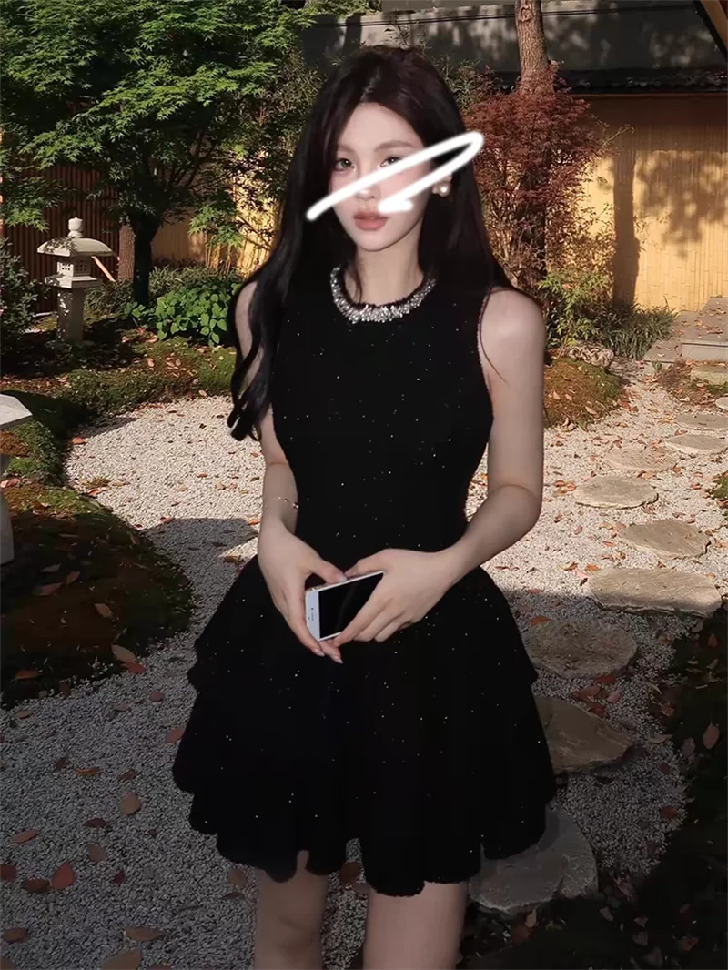 

Женское мини-платье с круглым вырезом, облегающее черное платье без рукавов с вышивкой и каскадными оборками, лето 2024