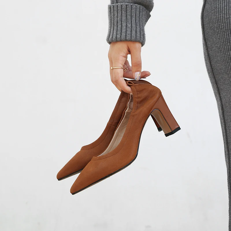 

MythLuo Pumps For Women Chunky High Heels Shoes Spring Genuine Leather Pointed Toe 7CM Classic Ladies Casual Shoes Retro