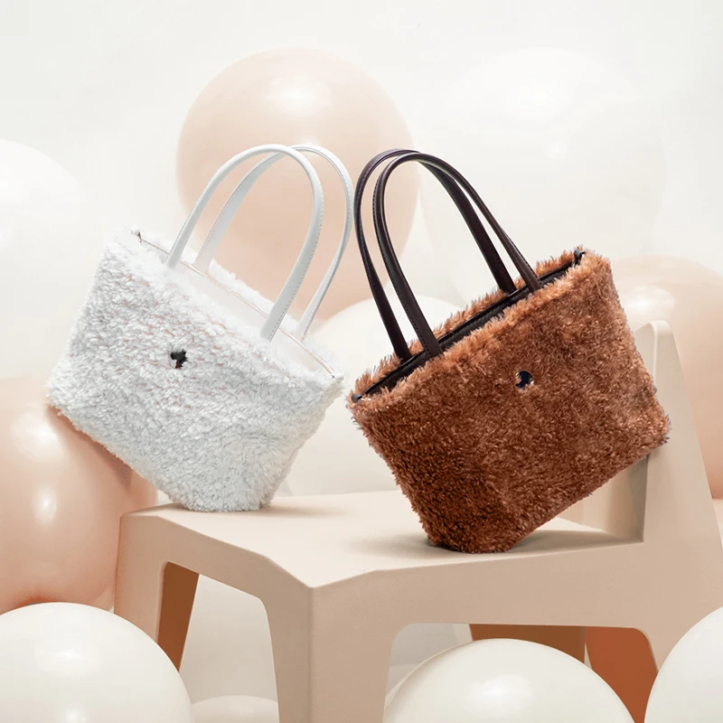 

Handbags for women Winter Warm Faux Fur Wool lamb Crossbody bags Casual Cute basket tote bag Large Capacity Plush Shoulder Bag