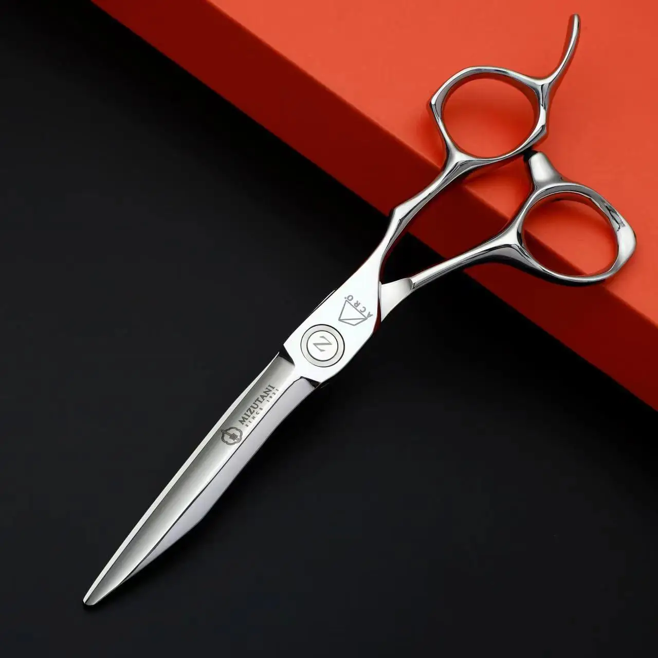 Description Picture 3 of itemMIZUTANI Professional Barber Scissors Grand Samurai Damascus Pattern 6