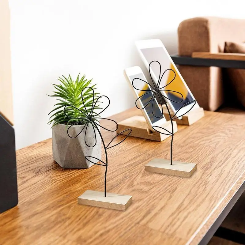 

Desktop Flower Design Iron Desktop Art Iron Art Ornament Sturdy Rustproof Table Art Home Decor with Wooden Base for Bedroom room