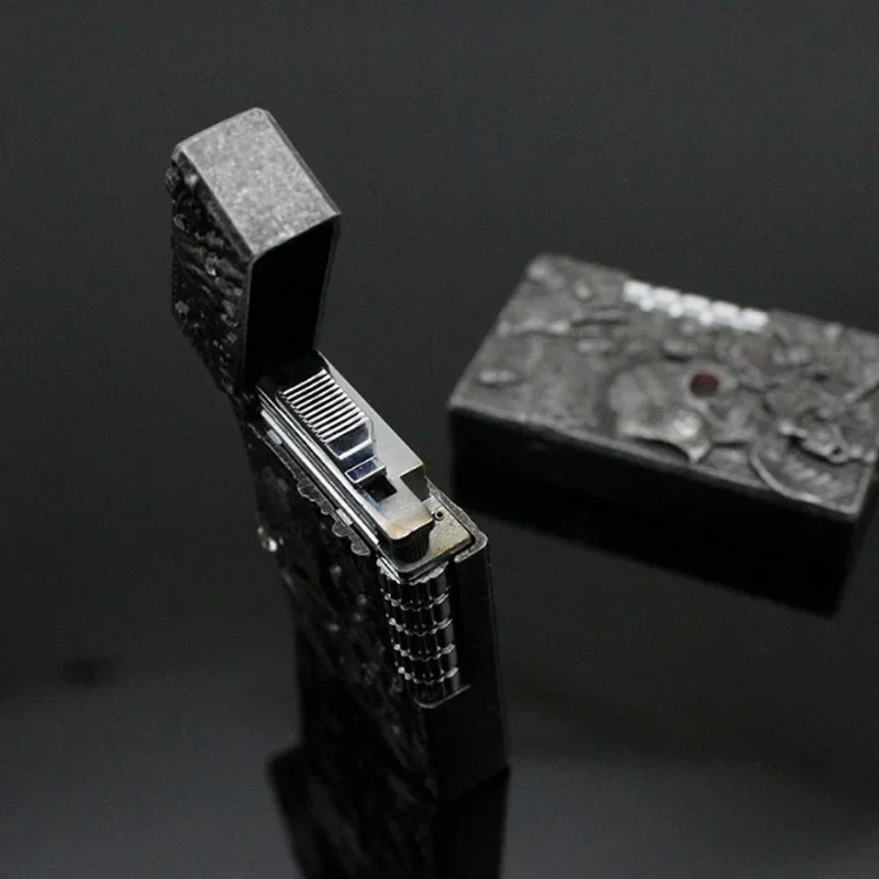 Embossed Skull Cigarette Lighter Bright Sound Torch Lighter Flint Grinding Wheel Inflatable Butane Lighters Smoking Accessories butane gas lighter cigarette lighter