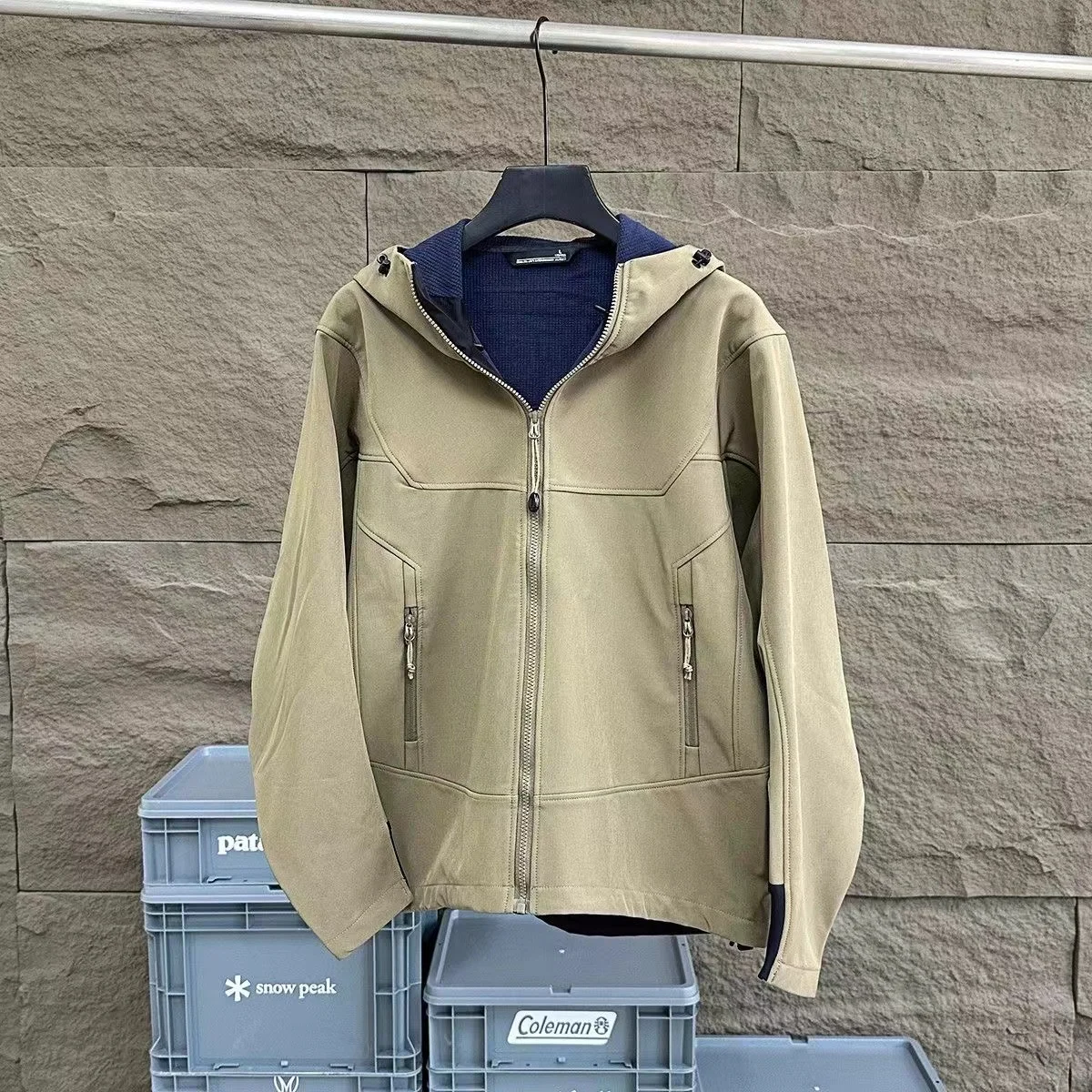 New 2024 Men Softshell Waterproof Outdoor Jacket High Quality Autumn Winter Warm Lightweight Coat Men Clothing