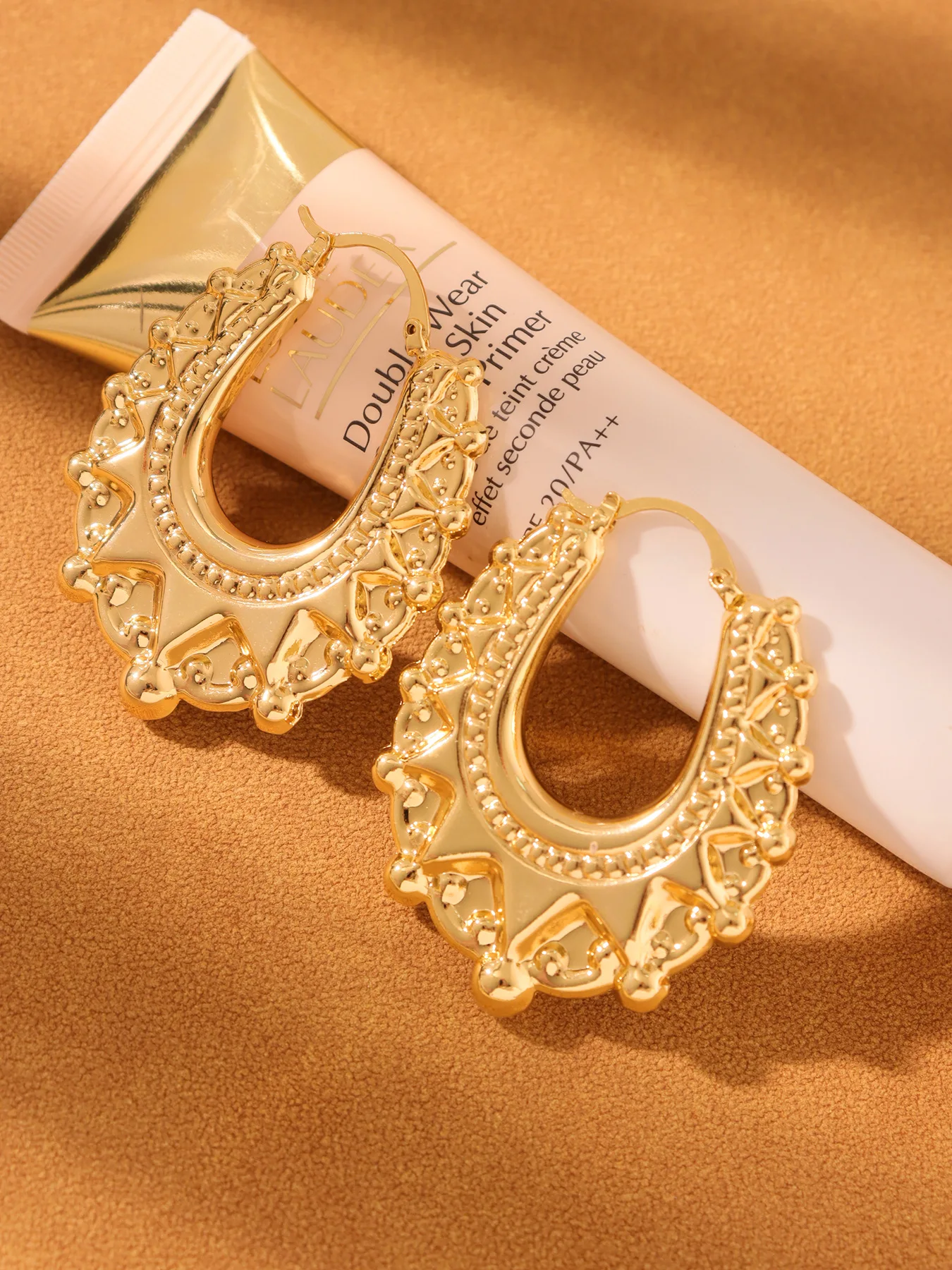 Mode Unregelmäßige Form Creolen Frauen Kupfer PVD Gold Überzogene 18K Große Luxus Ohrringe Weiblichen Sommer Wasserdicht Schmuck – Detail 9