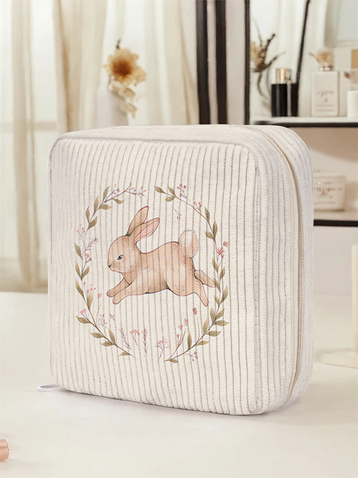 Rabbit pattern printed sanitary napkin storage bag, women's lightweight tissue bag, sanitary tissue bag
