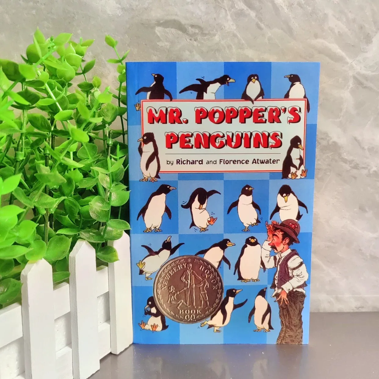 Mr. Popper's Penguins-Newbery Honor Classic Children's Literary Novel & Family Read-Aloud