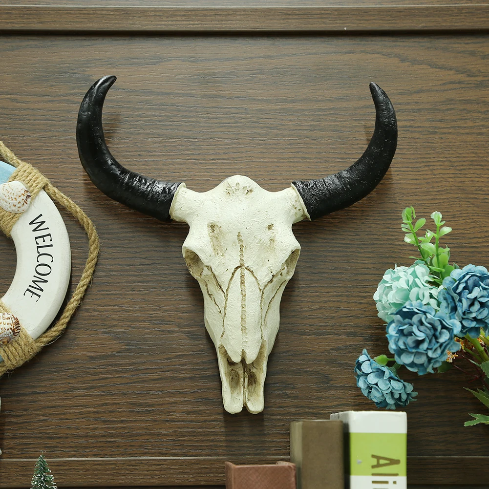 

Bull Head Pendant Wall Hanging Longhorn Cow Skull Head Resin Fake Figurines Cow Skull Horn 3D Animal Wildlife Sculpture