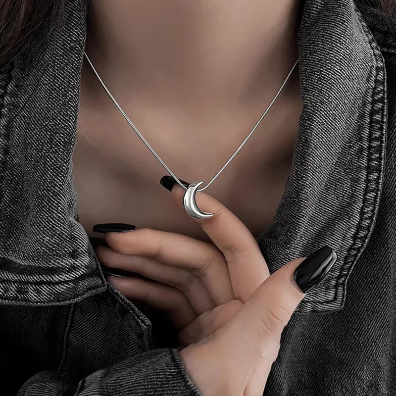 Korean Simple Moon Pendant Necklaces For Women Fashion Silver