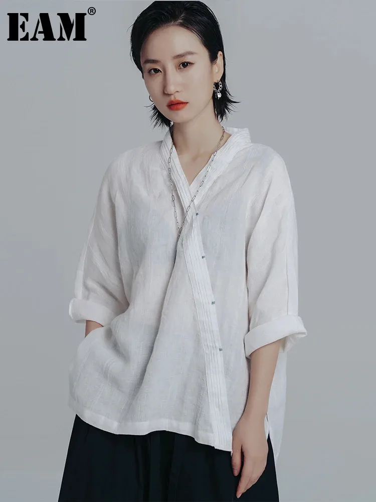 

[EAM] Women White Linen Big Size Blouse New V-neck Three-quarter Sleeve Loose Fit Shirt Fashion Tide Spring Autumn 2024 1DE6585