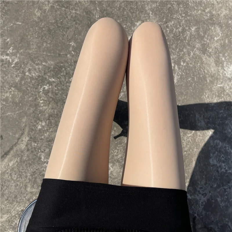 

Fashion Reflective Super Sexy Women's Pantyhose Glossy Smooth Elastic Thin Anti-Hook Lolita Hottie Temptation Black Nylon Tights