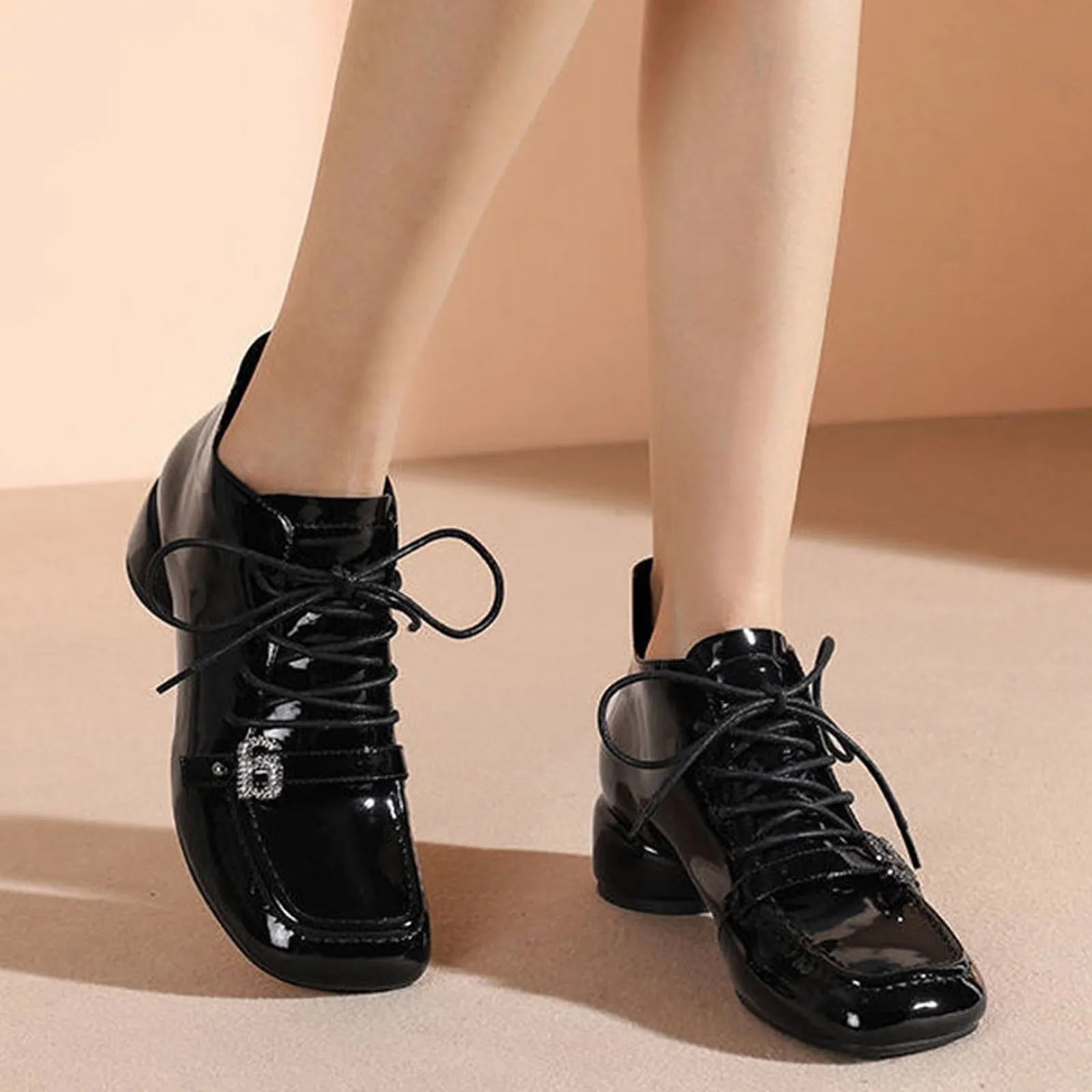 Tanie Sportowe buty damskie trampki zasznurować wygodne jednolity, gruby sklep