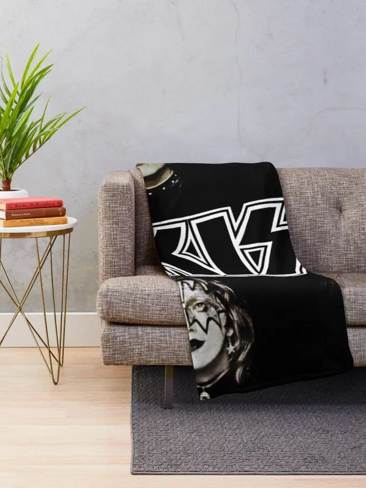 Рисунок 2 - Винтажное одеяло kiss с оригинальным браслетом