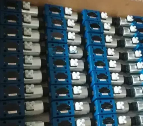 

Новый Клапан 3WE10B33/CG24N9K4 REXROTH r900594429 3WE10B 3x/CG24N9K4