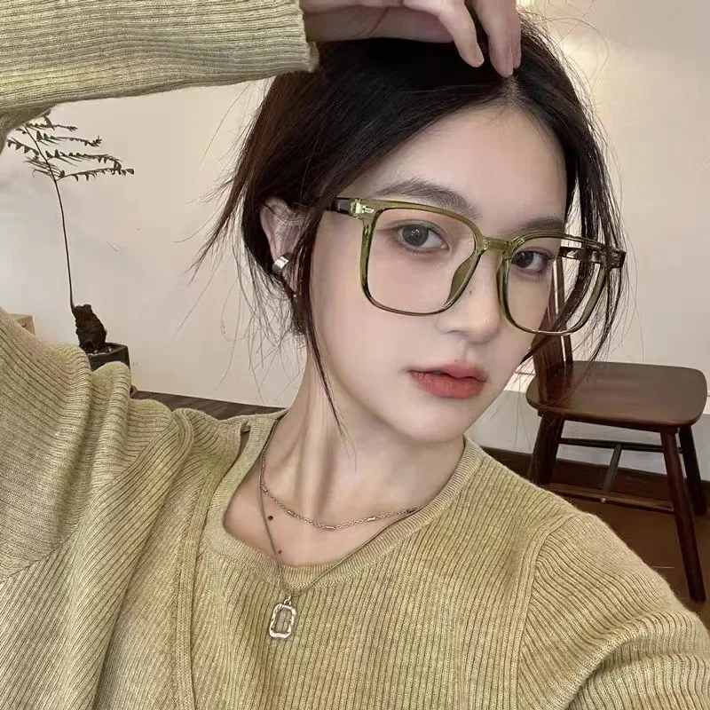 Рисунок 5 - Новинка, мужские и женские голубые искусственные очки