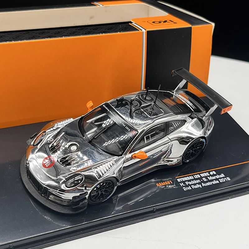 

Ixo 1:43 Scale Diecast Alloy 911 Pig Year Limited Edition Toy Car Model Classic Nostalgia Adult Collection Souvenir Gift Display