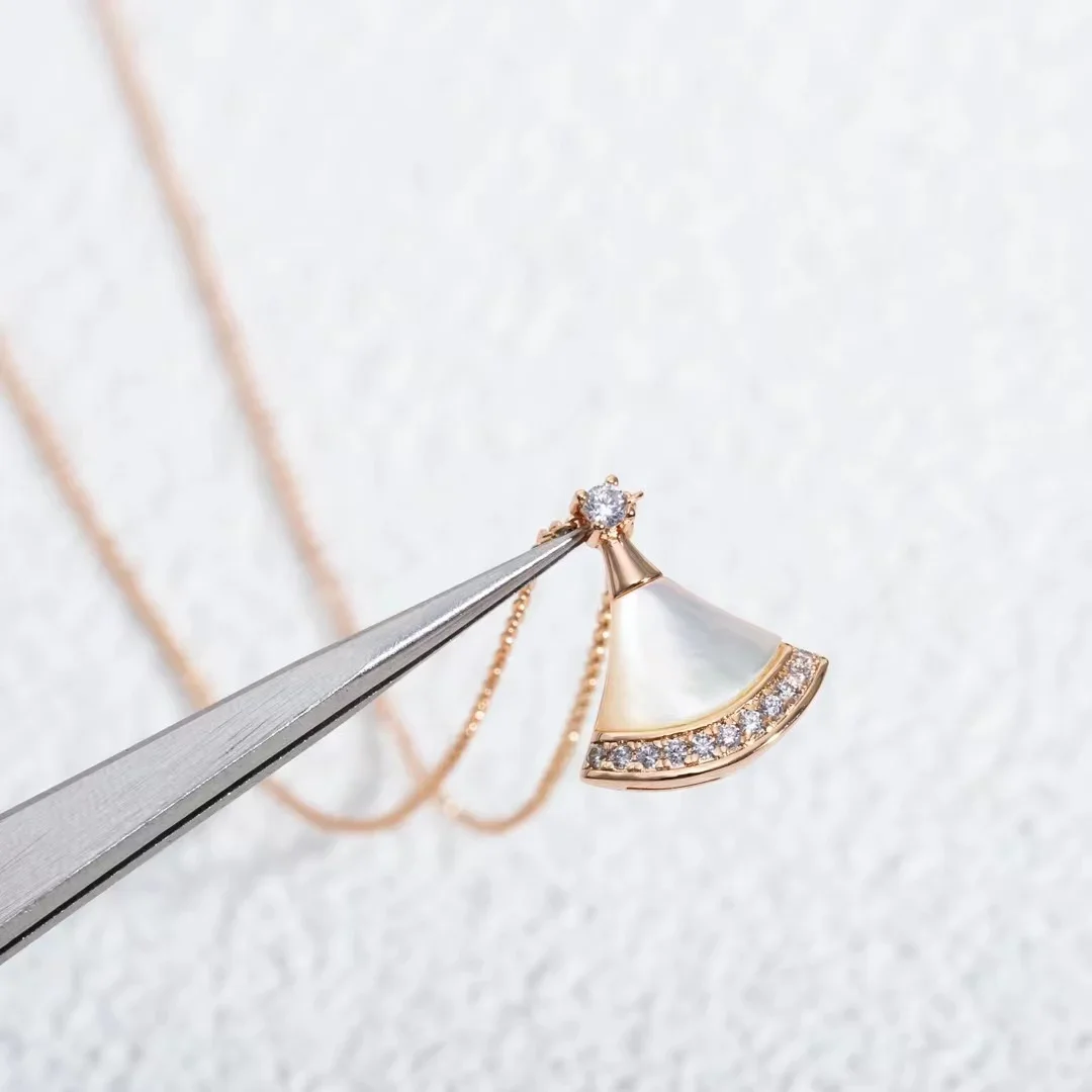 

Hot Selling 925 Sterling Silver Scallop Skirt Pendant Women's Necklace Classic Fashion Brand Banquet Luxury Jewelry