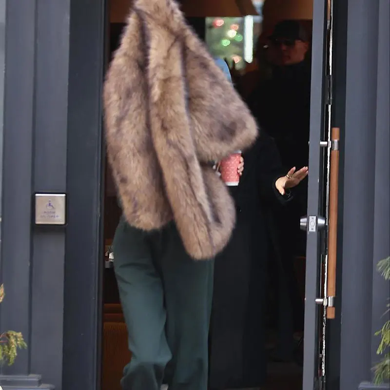 Chic Brand Icon Fashion Kendall Jenner Brown Gradient Faux Fur Jacket Women Winter New Luxury Cropped Fox Fur Coat