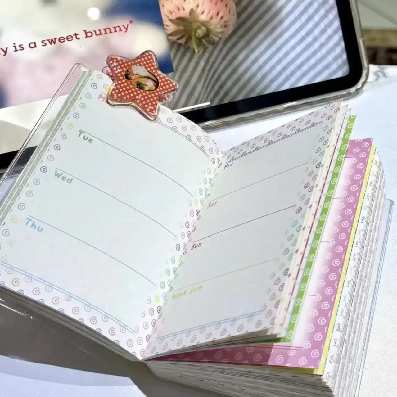 Agenda Giapponese Carina e Semplice Gialla Senza Data A7 con Pagine Interne Colorate di Alta Qualità, Pianificatore Settimanale e Giornaliero - immagine 5