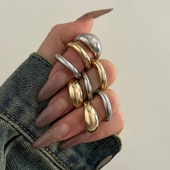 Set di 8 anelli con superficie liscia aperta e robusta per le donne Accessori per anelli da dito misti color oro e argento alla moda