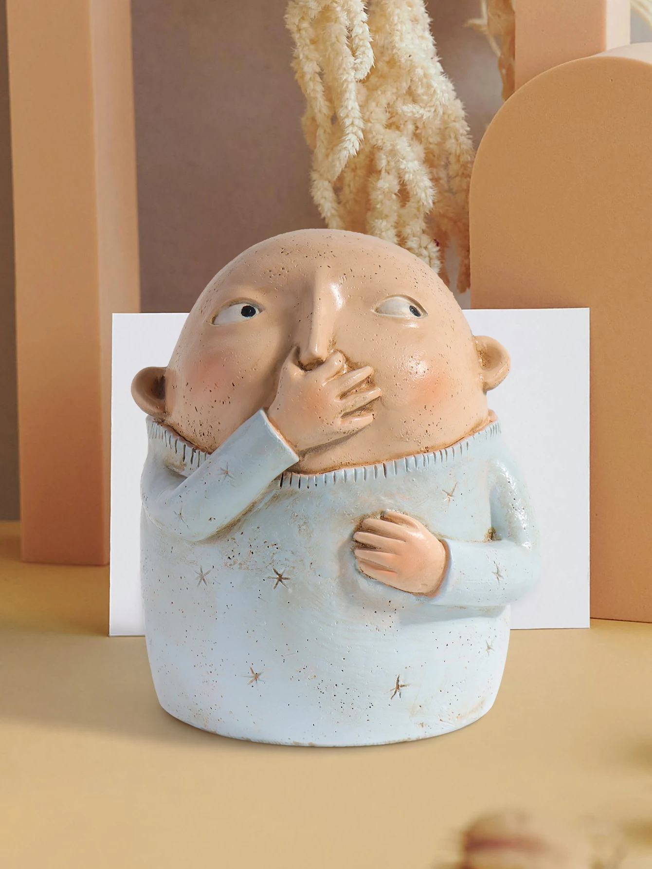Enchanting Resin Figurine Sculpture: Decorative Home Accent