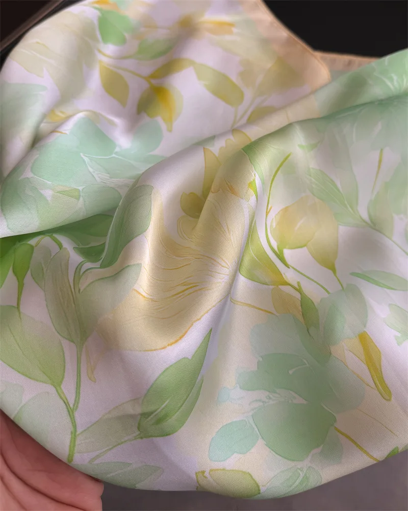 2026 neue Floral Print Seide Quadrat Schals für Frauen Schmücken Krawatten Kopftuch Dame Sommer Strand Hijab Weibliche Halstuch Wraps – Detail 12