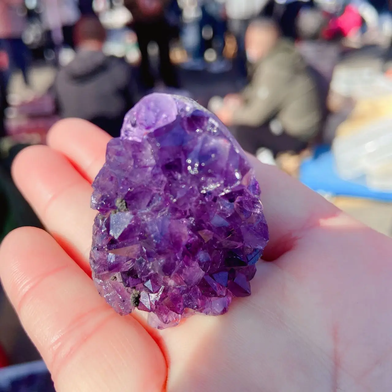 A86 アメジストドーム クラスター ウルグアイ産 と水晶クラスター A86 アメジストドーム クラスター ウルグアイ産 と水晶