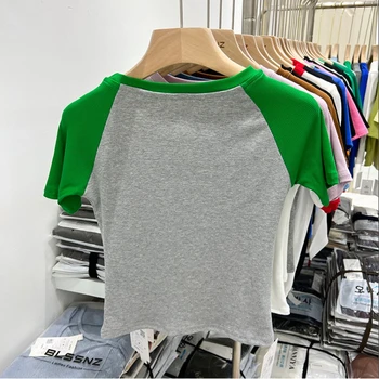 تي شيرت غير رسمي جديد عالي الجودة لعام 2025 تي شيرت مثير ضيق بأكمام قصيرة ملابس نسائية متينة Y2k قطع علوية قصيرة مضلعة 5