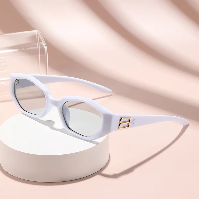 Polygon Retro Sunglasses - Chic Small Square Frame with Slimming Effect