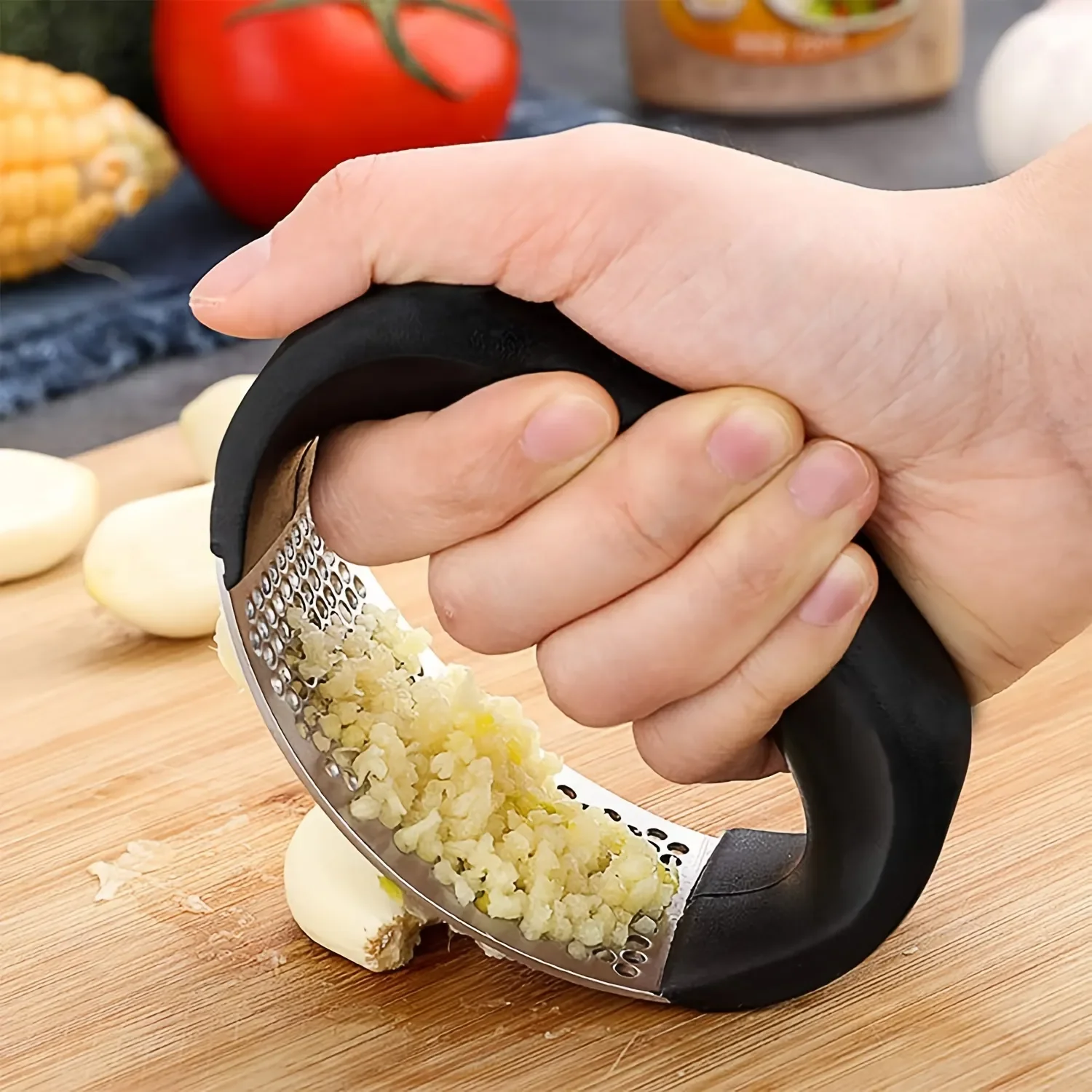 

Manual Ring Garlic Masher Garlic Press MincerHousehold Stainless Steel Kitchen Accessories