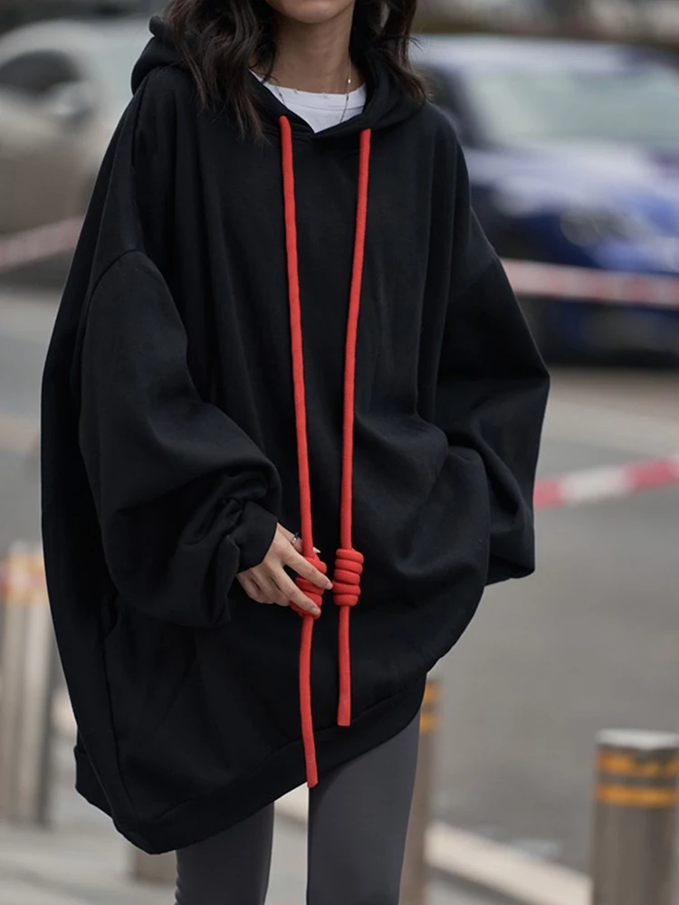 [EAM] Black Drawstring Color-block Sweatshirt New Hooded Long Sleeve Women Big Size Fashion Tide Spring Autumn 2026 1DJ5447