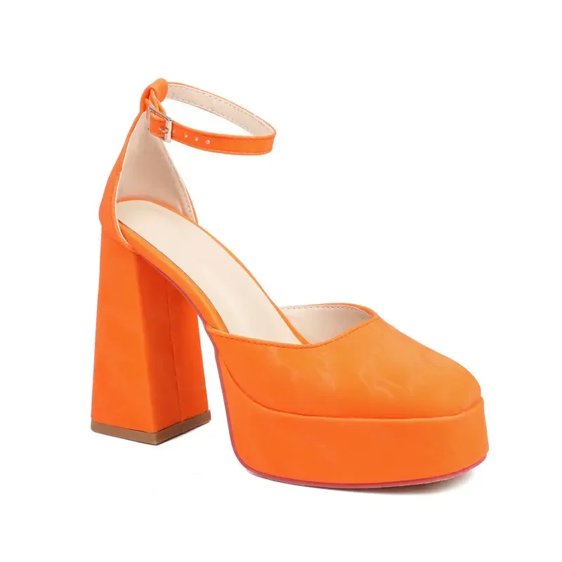 Retro Lederen Reliëf Bloemen Gesp Enkelband Blokhak D'orsay Pumps