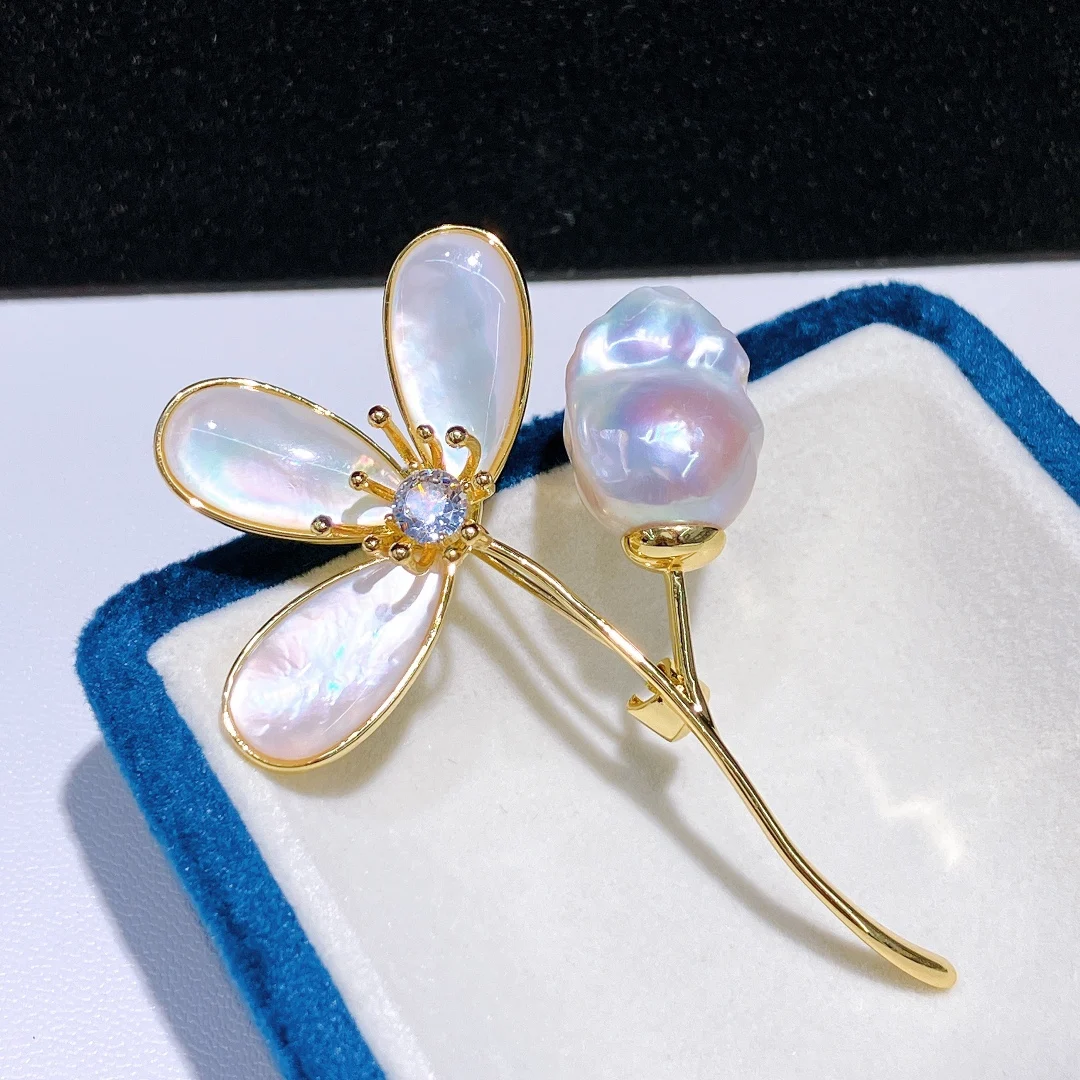

Fashion Flower Design With Natural Baroque Pearl Brooch Women Handmade Pearl Breastpin Jewelry