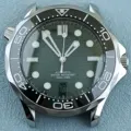 NO.8 green dial