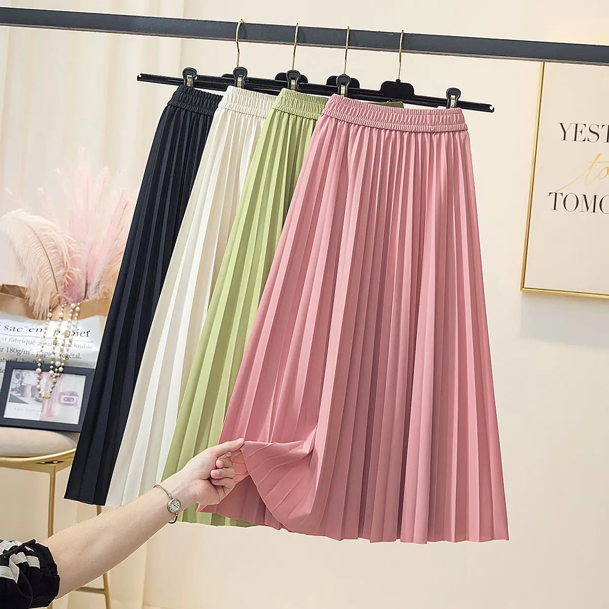 

2024 Women Spring Summer New Elegant Solid Pleated Skirts Female High Waist Loose Skirts Ladies Fashion Long Casual Skirts O644