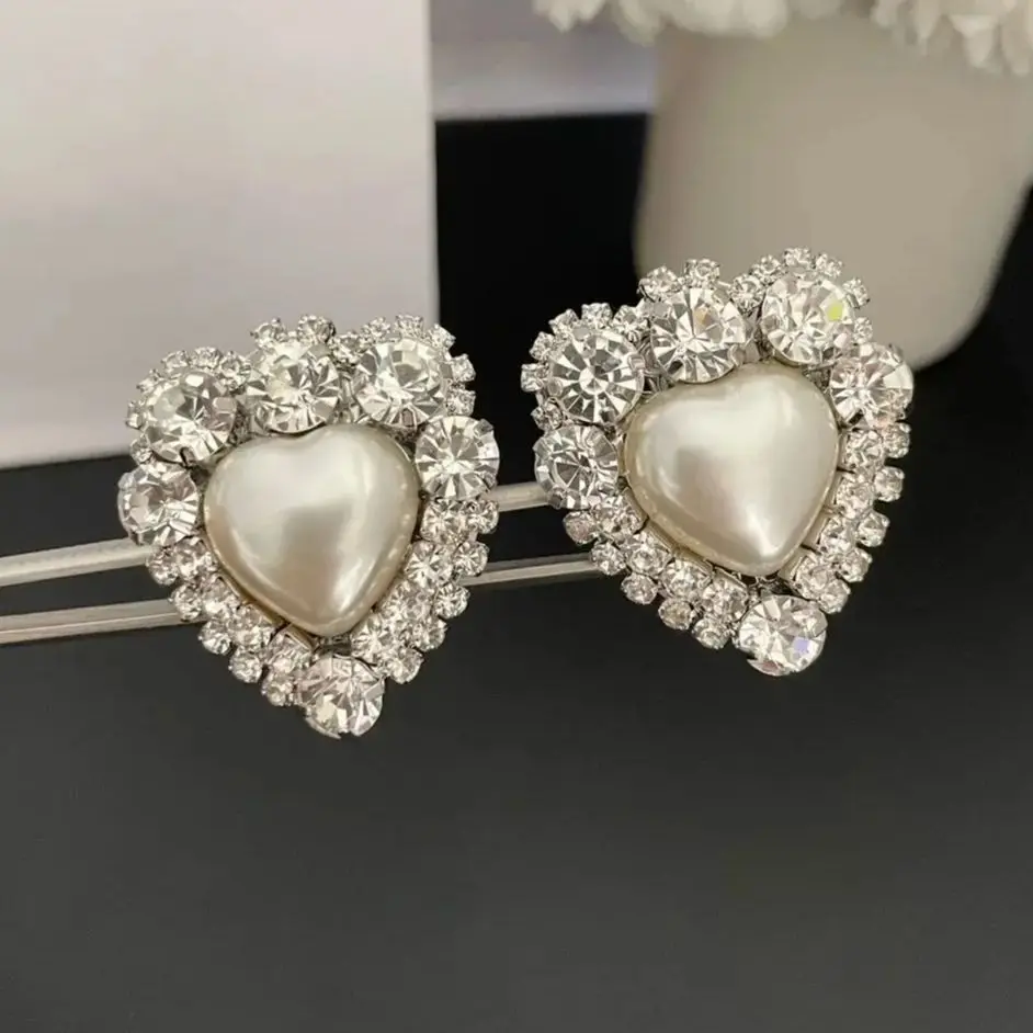 

Earrings Heart Fashion Chic Light Luxury Ear Clip For Women Aretes De Mujer Pendientes Boucle D’Oreille Orecchini Clip De Oreja