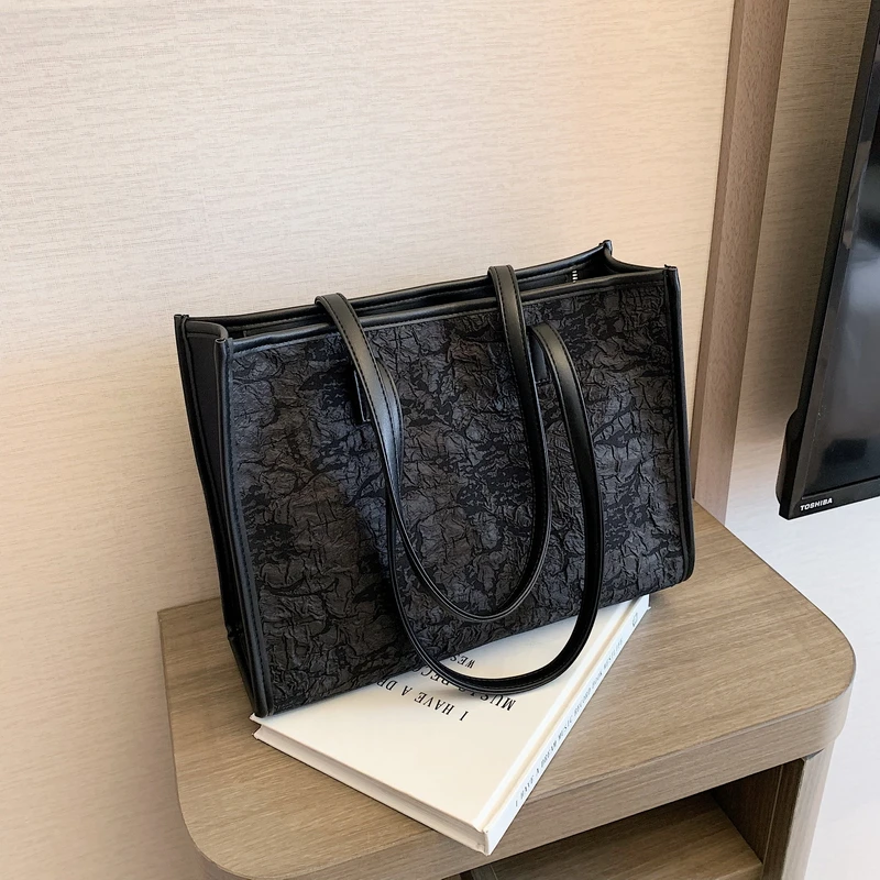 wristlet wallet Black Shoulder Bag Women 2022 New Trendy French Niche Texture Single Shoulder Underarm Bag Foreign Style Portable Tote Bag Women's Bags luxury