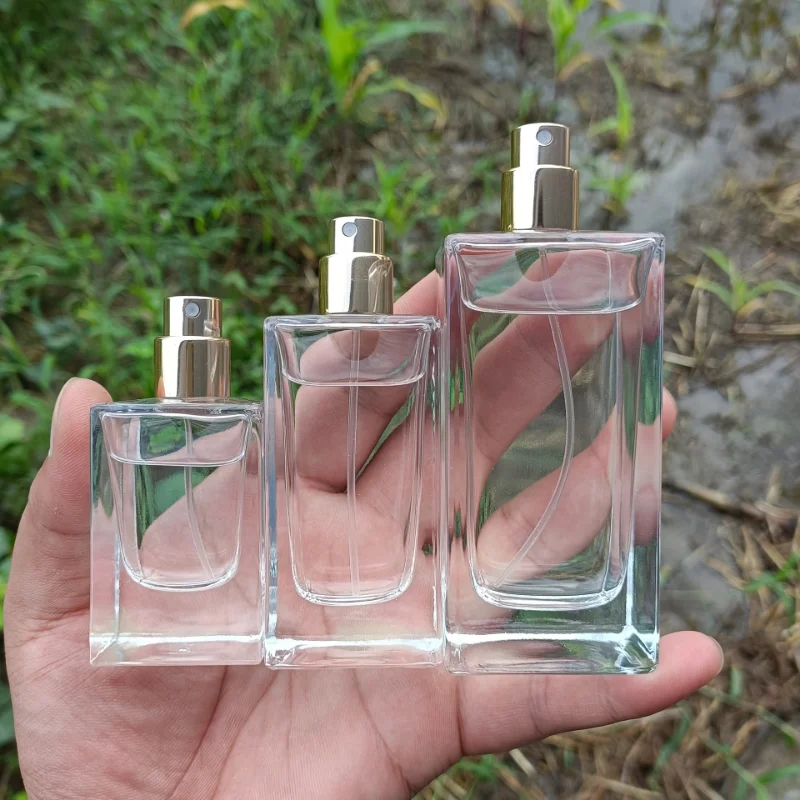 30ml/50ml/100ml Perfume Bottle Crystal White Material Glass Thick Bottom  Bayonet High-End Spray Wooden Lid Refillable Bottle