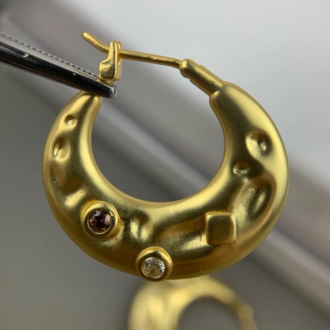 2022 Hot Trend Brand Exquisite And Simple U-shaped Earrings Beauty Ear Studs Everyday Wear Versatile Jewelry Atmosphere Banquet