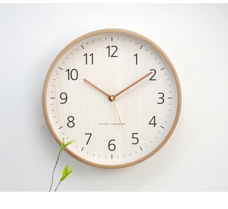 Wooden simple modern wall clock Living room creativity Fashion watch Nordic clock Bedroom mute Living room decoration