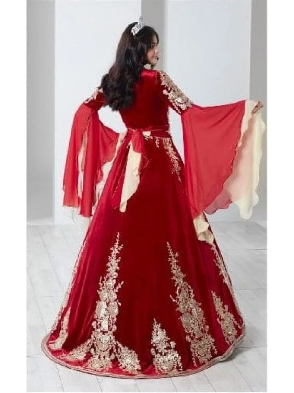 Рисунок 2 - Роскошные вечерние платья-трапеции Caftan