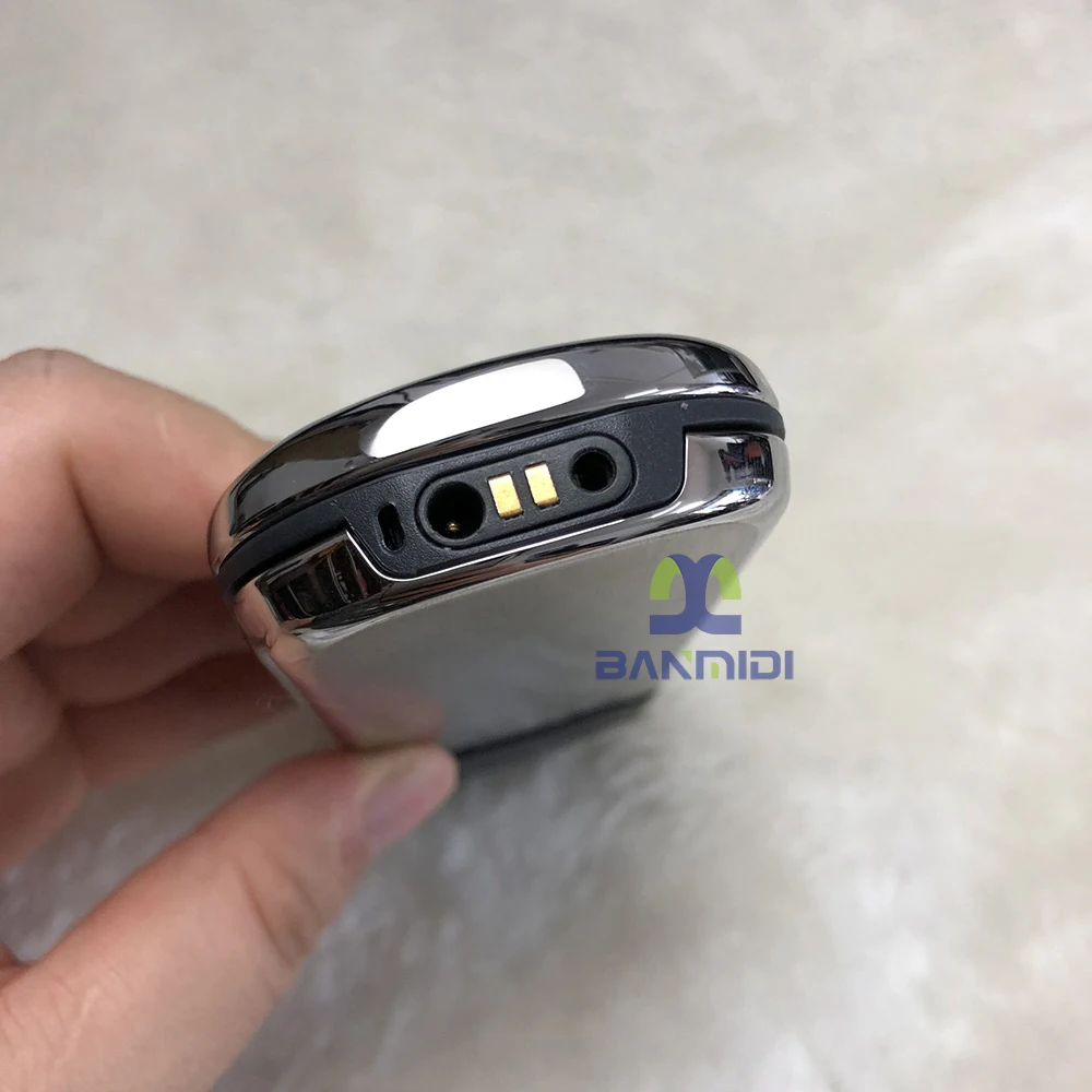 100% Full Original Used 8800 Classic Silver Mobile Cell Phone 2G GSM 900/1800/1900 Unlocked Cellphone.Made on 2005 Year.