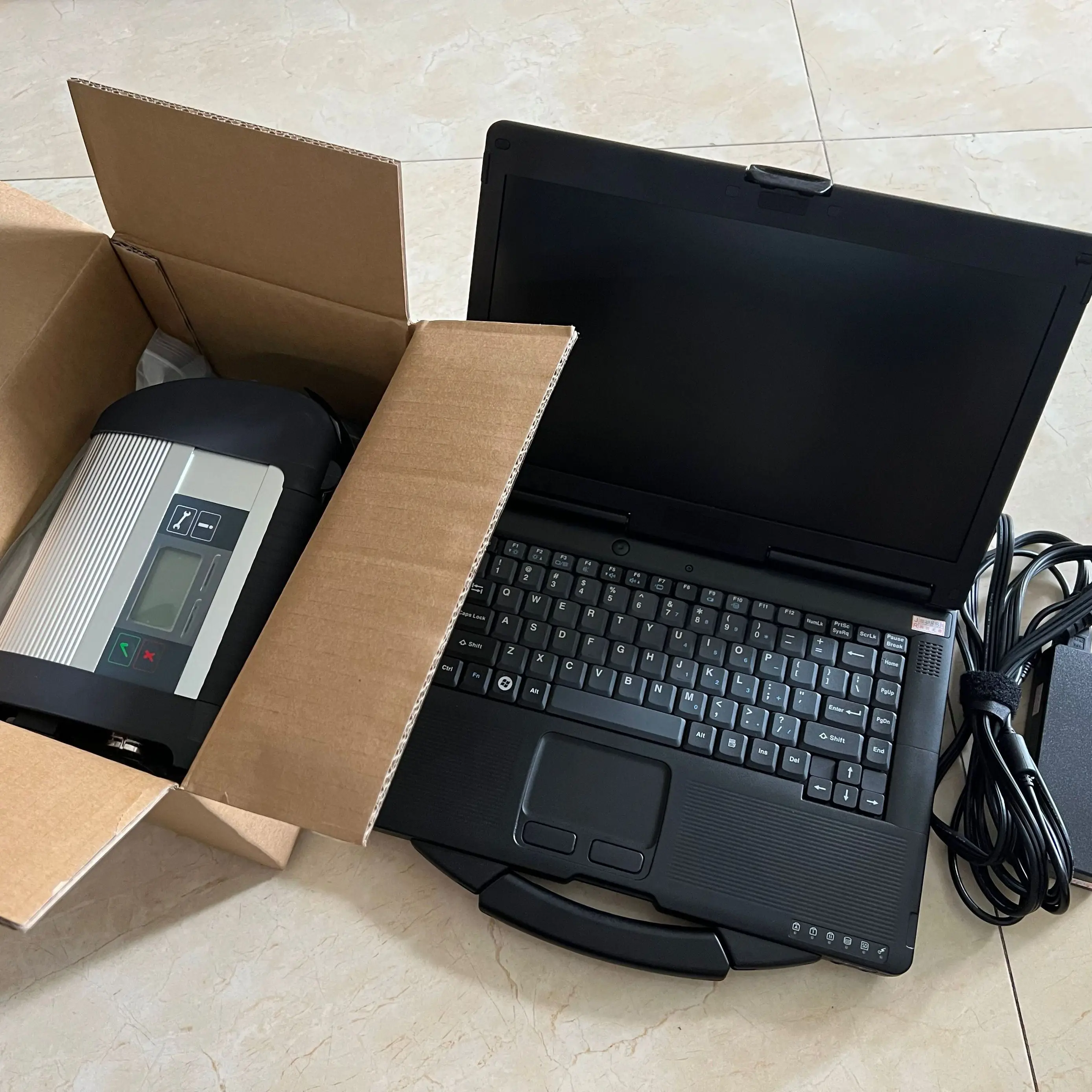 Фото WIFI MB Star C4 с программным обеспечением SSD 2023,12 в 8G в Cf53 ноутбук 8G HHTwin DTS диагностическая система SD Подключение C4 для автомобилей Mercedes №1