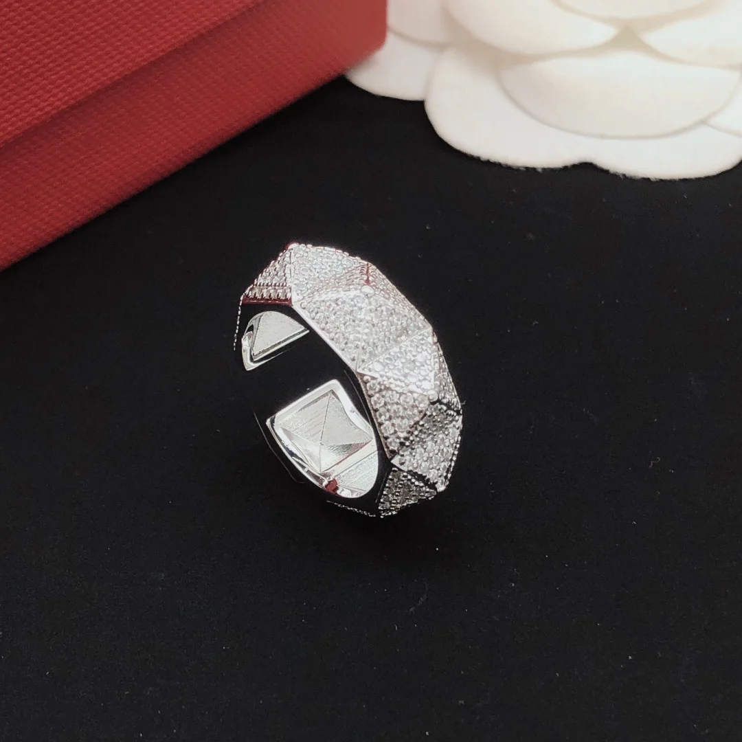 Classic Rivet Diamond Ring Jewelry For Women