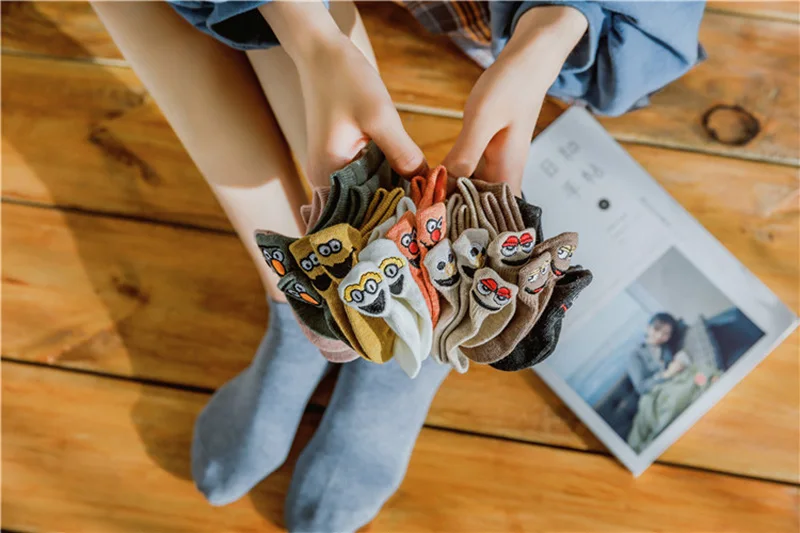 3 Paar Damen Lustige Knöchelsocken aus Baumwolle, Niedlich Bestickte Kurzsocken, Kawaii Cartoon-Ausdruck Modische Neuheiten-Socken – Detail 11