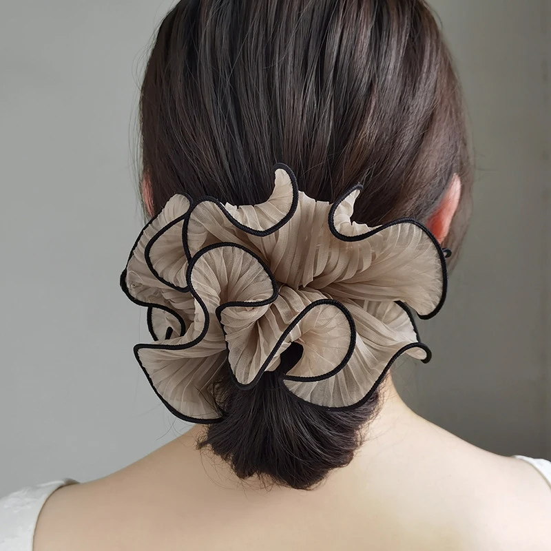Elegant Women's Hair Scrunchies - Trendy and Versatile Hair Accessories