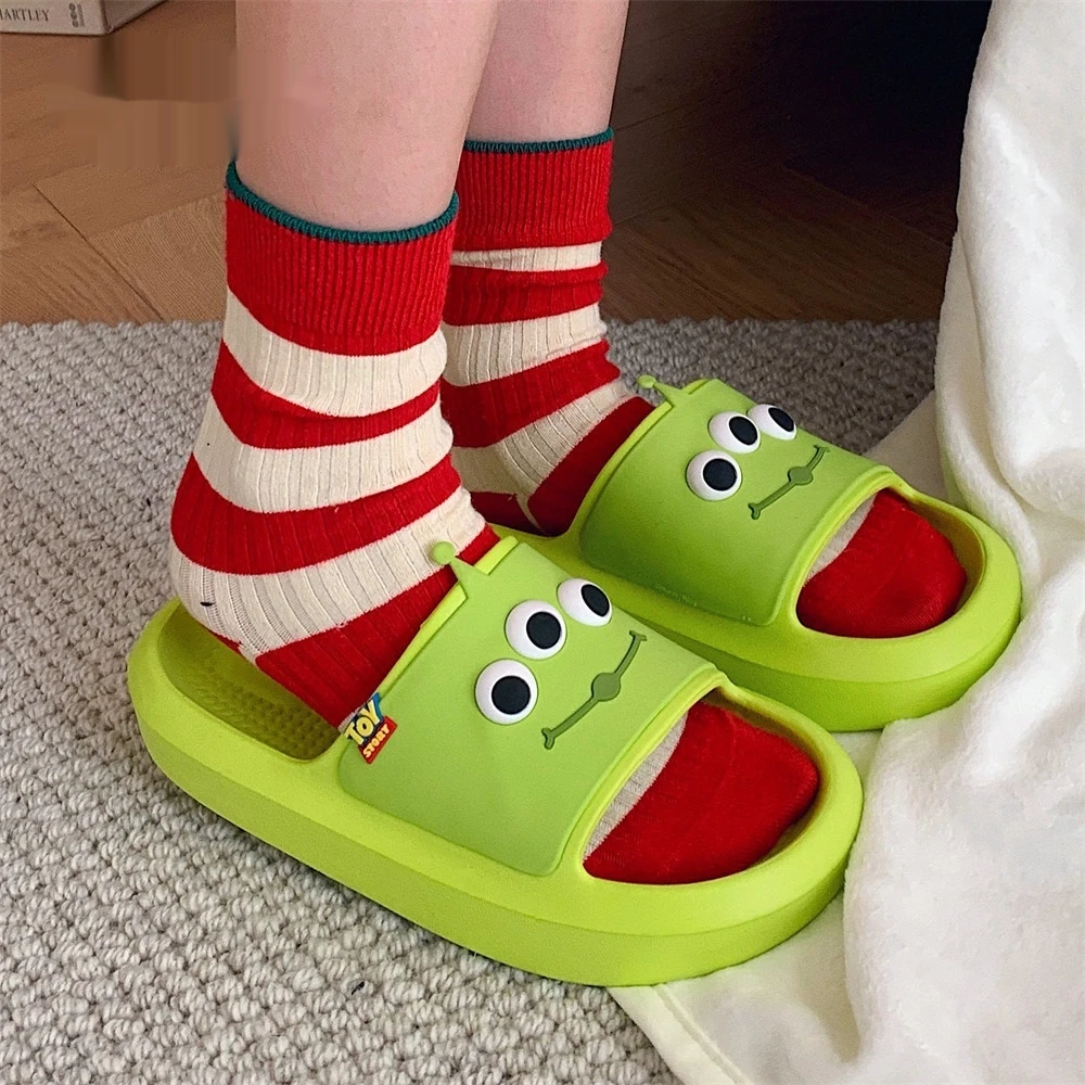 Soft Slippers Summer Slippers Anti Slip Sandals Disney Toy Story Alien Slippers Cute Cartoon Summer Soft Sole Slipper for Women Man Bath Flip Flops EVA Non-slip Casual Shoes Sandal