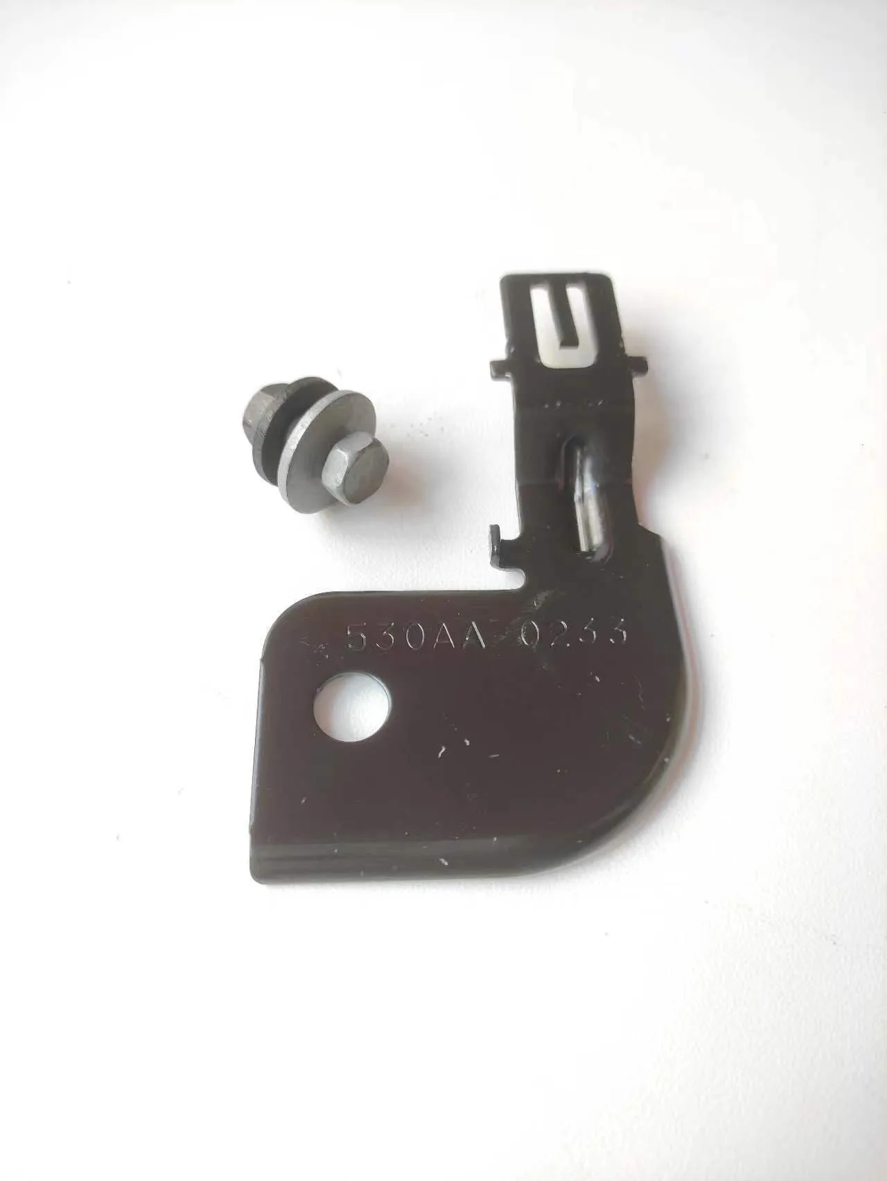 

1pc CSZDV622AA for Jeep Grand Cherokee Relay (Oil Pump) Bracket